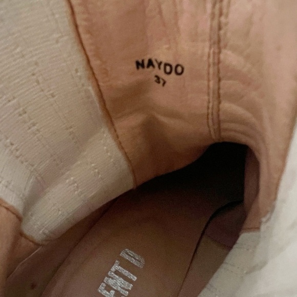 Anthropologie Silent D Naydo Chelsea Heel Boots 37 White Leather Southwestern - Picture 9 of 10